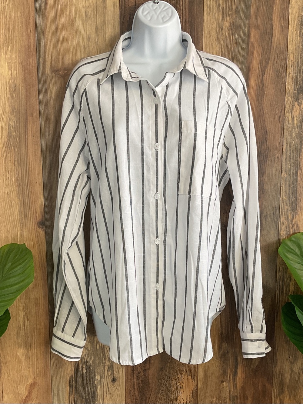 LoveSoft Button Down Top M              C272